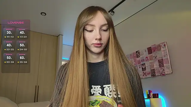 Lunainnk online show from September 2025 12:33:02 AM