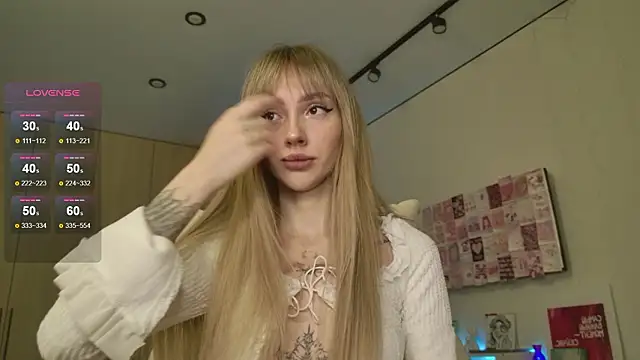 Lunainnk online show from February 2026 12:37:02 AM