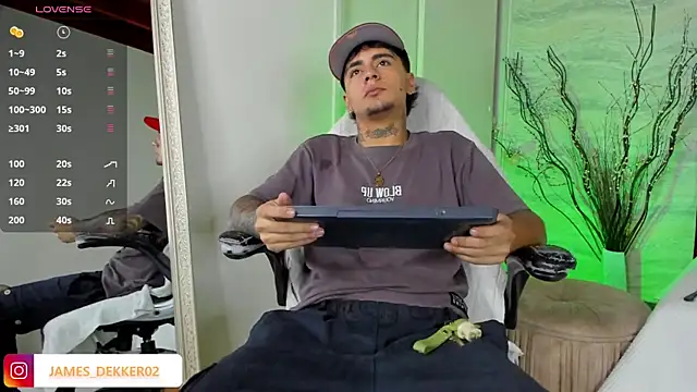 JamesDeker online show from September 2025 08:30:01 PM