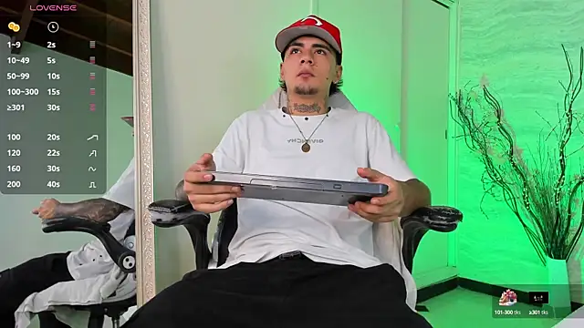 JamesDeker online show from September 2025 08:08:01 PM