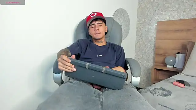 JamesDeker online show from October 2025 08:39:02 PM