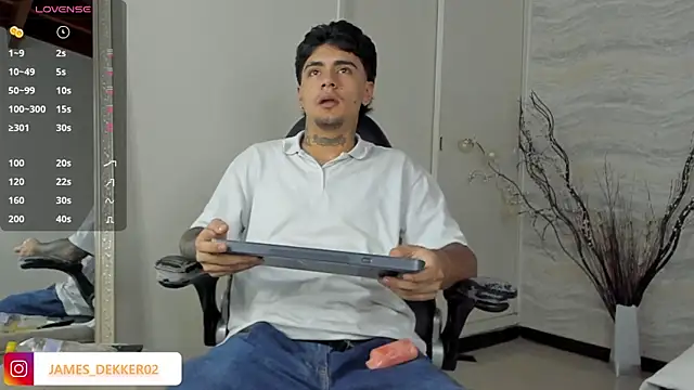 JamesDeker online show from October 2025 08:20:01 PM