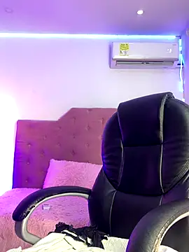 Velveet x online show from November 2025 11:54:01 AM