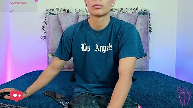 lana and liam  online show from March 2026 11:17:01 AM