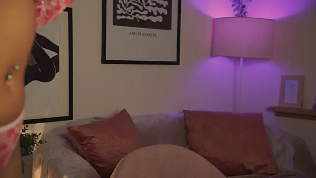 midnightbby  online show from January 2026 05:29:02 PM