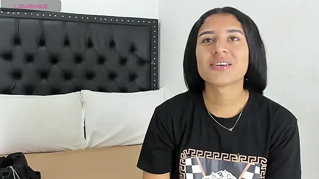 ScarlettVell online show from September 2025 05:45:01 PM