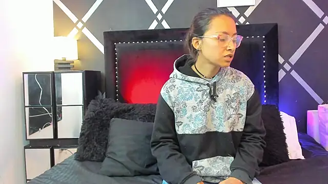 bravepetunia online show from October 2025 01:10:01 PM