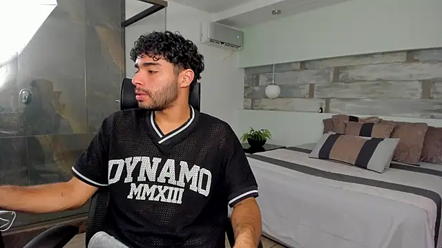 RaphaelDufort online show from December 2025 05:41:01 PM