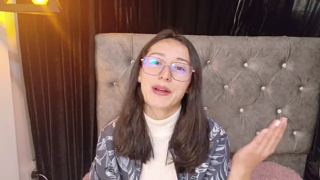 Ginevra esposito online show from September 2025 12:28:02 PM