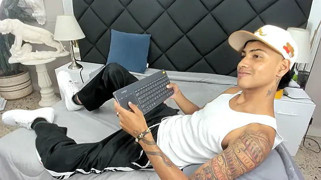 Denis Carpenter online show from November 2025 07:28:01 PM