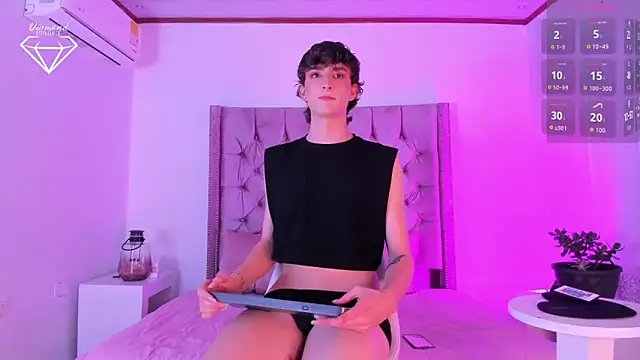 Snapshot of Diamond_Piarce chatting on February 2026 04:38:01 AM Diamond Piarce online show from February 2026 04:38:01 AM