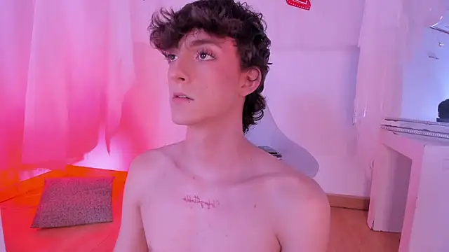 Snapshot of Diamond_Piarce chatting on February 2026 07:51:01 AM Diamond Piarce online show from February 2026 07:51:01 AM