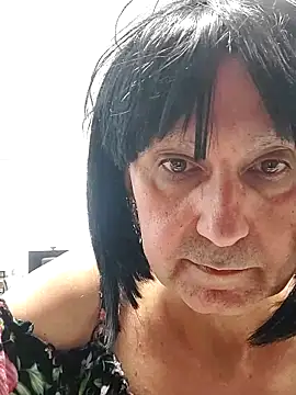 Emily de Carla online show from October 2025 02:37:02 PM