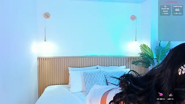 sofia  blaze online show from October 2025 11:46:01 PM