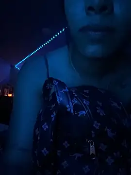 sofia  blaze online show from October 2025 04:01:02 AM