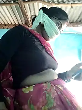 Hot-qwer online show from December 2025 10:24:01 AM