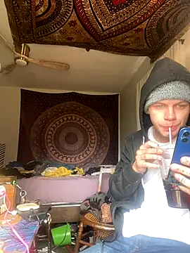 XanderOzzz online show from November 2025 05:56:01 PM