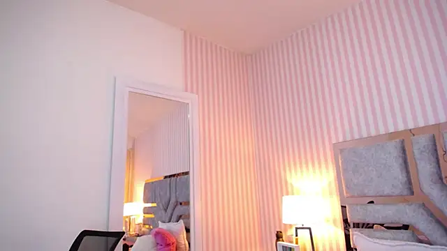 ViictoriaJones  online show from September 2025 12:27:02 PM