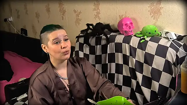 NeonNectar  online show from November 2025 05:06:02 PM