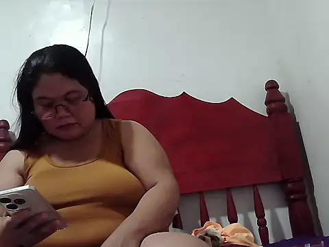 Snapshot of Mari_fvcks chatting on April 2026 01:41:01 AM Mari fvcks online show from April 2026 01:41:01 AM