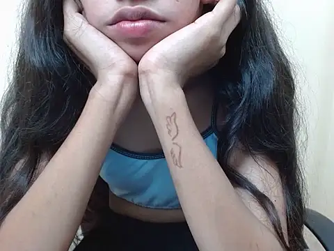 smallcuute online show from September 2025 10:33:01 PM