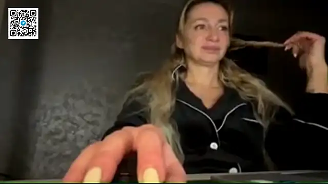 Lapussia online show from October 2025 07:58:01 PM