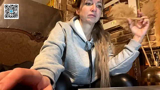 Lapussia online show from November 2025 08:53:01 PM