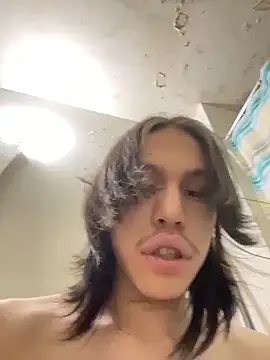 Snapshot of heytherepeoples717 chatting on December 2025 05:01:02 AM heytherepeoples717 online show from December 2025 05:01:02 AM