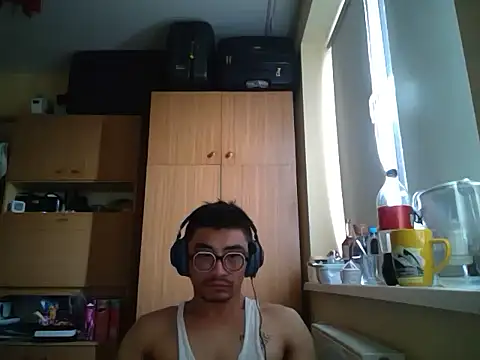 Lokomo32 online show from May 2026 04:43:02 AM