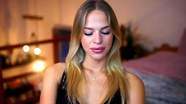 Emilyvanroessel online show from November 2025 03:23:02 PM