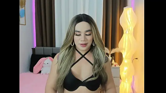 Snapshot of Malia_Nicole chatting on October 2025 04:30:02 PM Malia Nicole online show from October 2025 04:30:02 PM