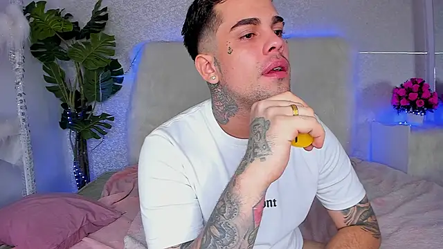 Snapshot of Littlepearl23 chatting on November 2025 12:21:02 AM Littlepearl23 online show from November 2025 12:21:02 AM