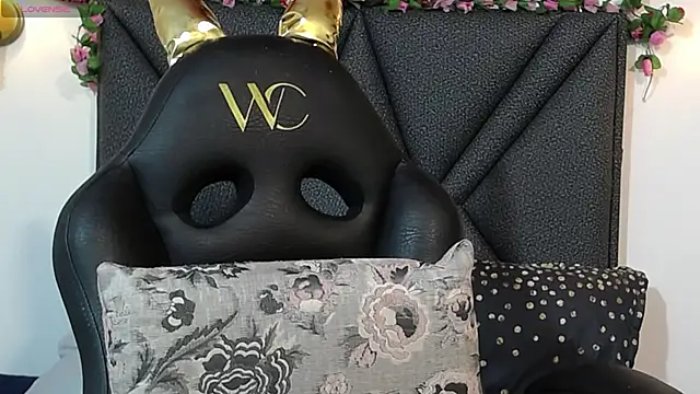 IndraKaur  online show from September 2025 12:39:01 PM