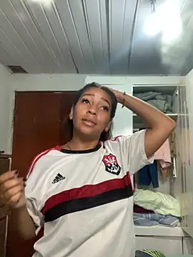 Crisschiavo online show from September 2025 01:04:01 PM