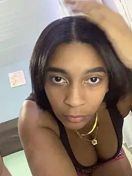 Crisschiavo online show from November 2025 10:09:01 PM