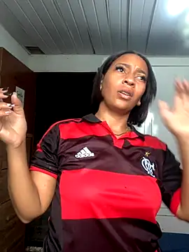 Crisschiavo online show from November 2025 01:00:02 PM