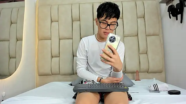 Felipe Cold online show from October 2025 02:23:02 AM