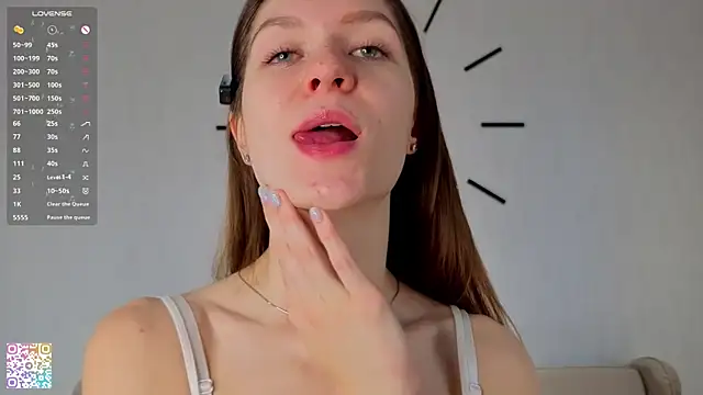 MinaMancilla online show from October 2025 04:40:01 AM