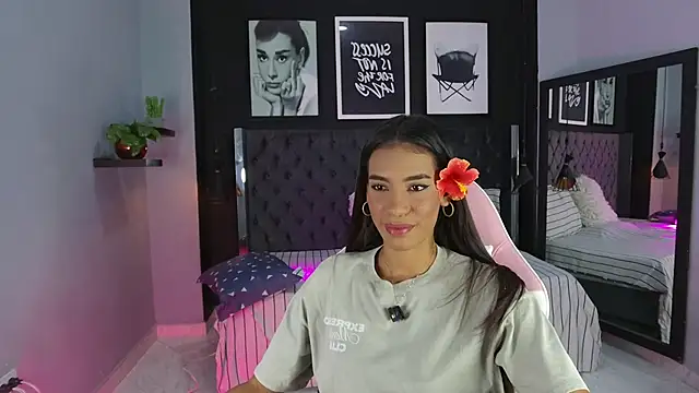 kitty collins  online show from October 2025 11:31:02 AM