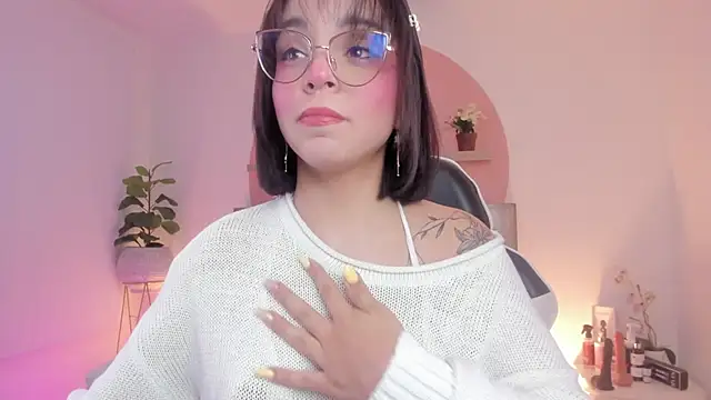 Clara Luu online show from March 2026 02:39:01 AM