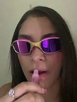 Hannacooper3 online show from November 2025 11:47:02 PM