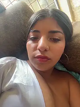 Snapshot of Isaa-Sweet chatting on November 2025 04:22:02 PM Isaa-Sweet online show from November 2025 04:22:02 PM