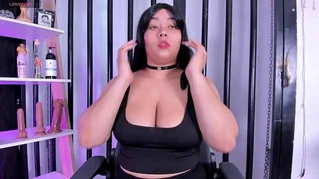 ThaliaBrooks  online show from October 2025 05:05:01 AM