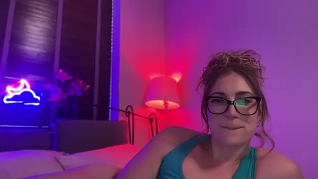 Snapshot of MistresssX chatting on October 2025 06:36:01 PM MistresssX online show from October 2025 06:36:01 PM