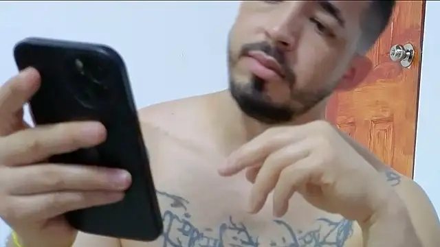 Snapshot of Hunter_Hoott chatting on September 2025 07:47:01 PM Hunter Hoott online show from September 2025 07:47:01 PM