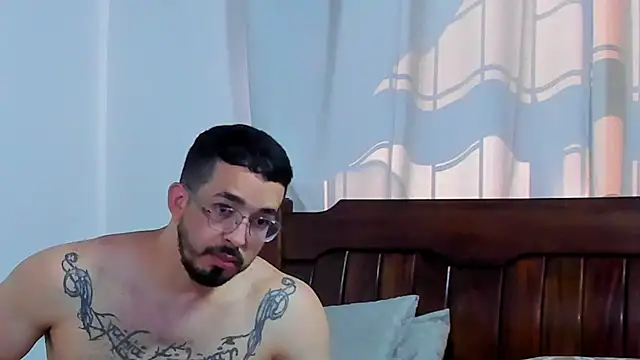 Snapshot of Hunter_Hoott chatting on September 2025 01:48:02 PM Hunter Hoott online show from September 2025 01:48:02 PM