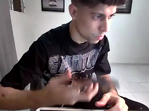 Snapshot of Dollarhot30 chatting on January 2026 03:21:02 AM Dollarhot30 online show from January 2026 03:21:02 AM