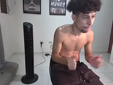 Snapshot of Dollarhot30 chatting on February 2026 07:29:02 AM Dollarhot30 online show from February 2026 07:29:02 AM