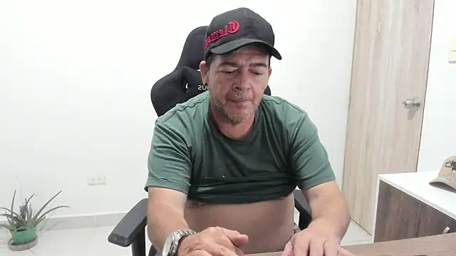 massimo dannger online show from November 2025 09:00:02 AM