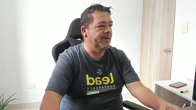 massimo dannger online show from November 2025 04:28:02 PM